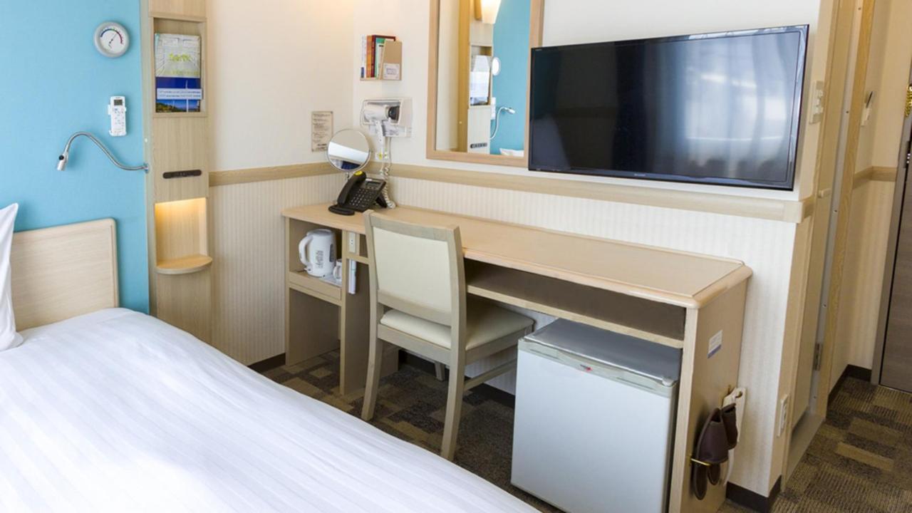 Toyoko Inn Shiki Eki Higashi Guchi Exterior foto
